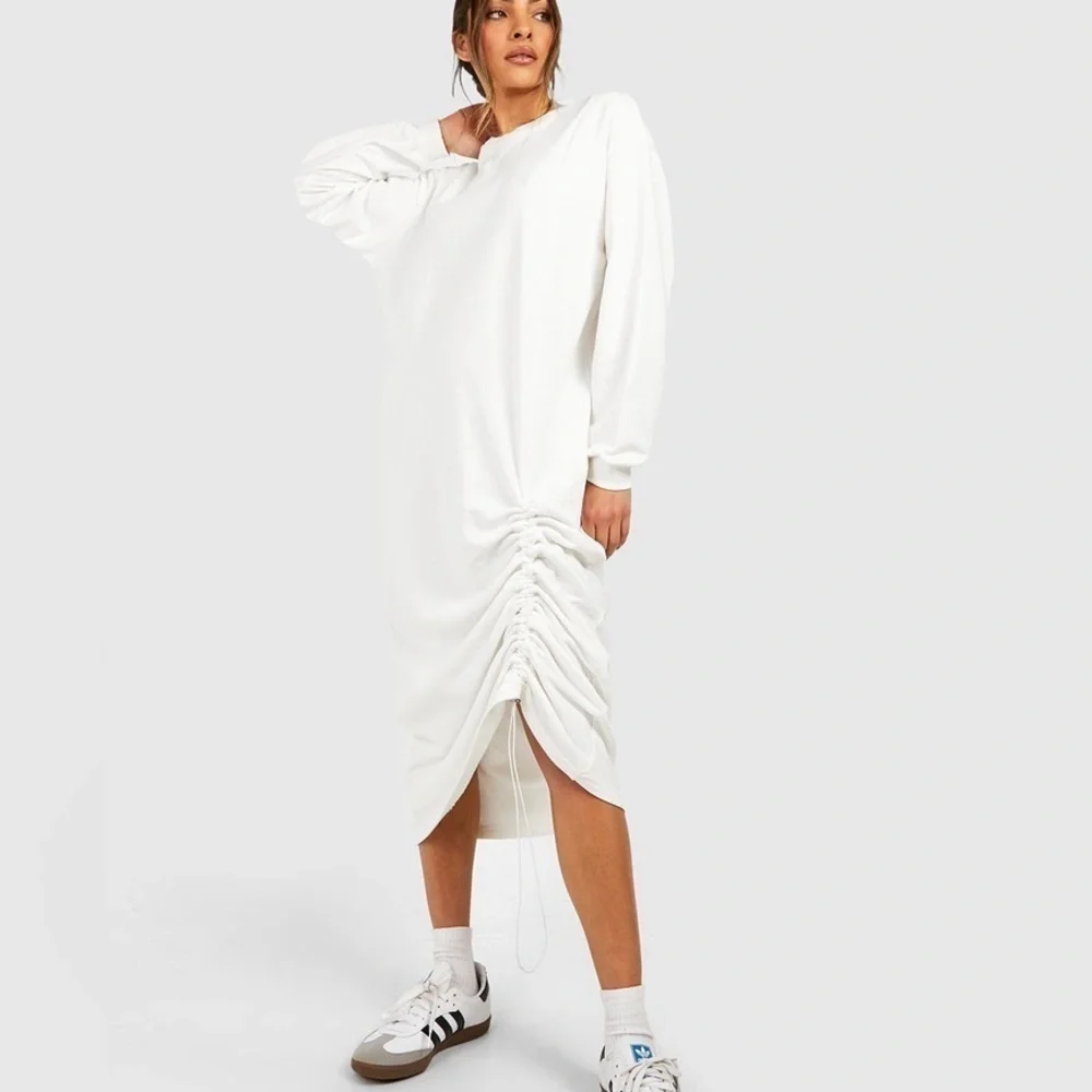 Boohoo White Long Sleeve Ruched Sweatshirt Dress Sz XS | Casual Chic Fall Outfit